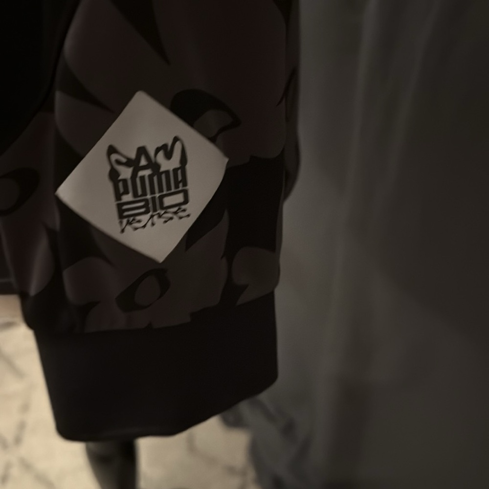 Puma Men's Black and Gray Floral Jersey - Picture 5 of 8